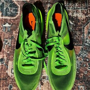Nike Men's Vibrant Green Athletic Shoes